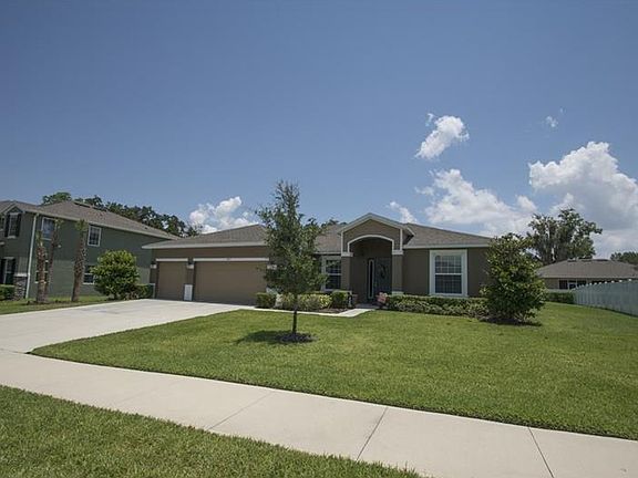 2nd image of 429 Lone Heron Way
