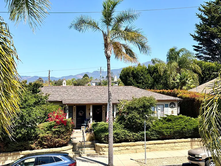25 W Pedregosa St — Photo 7