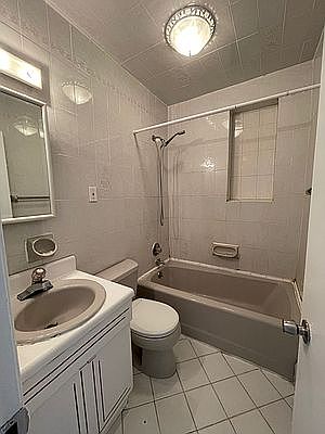 2nd image of 1025 58th St #2