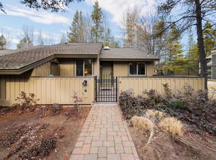 57335 Lake Aspen Ln #4, Bend, OR 97707