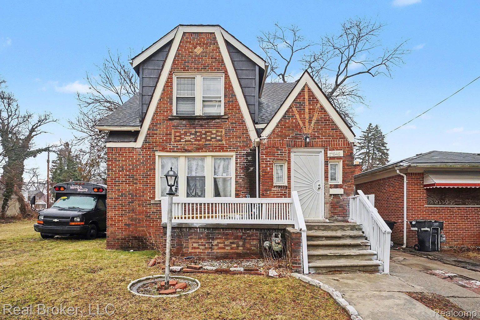 14848 Lesure St photo 1