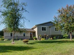 1639 Castle Dr, North Mankato, MN 56003