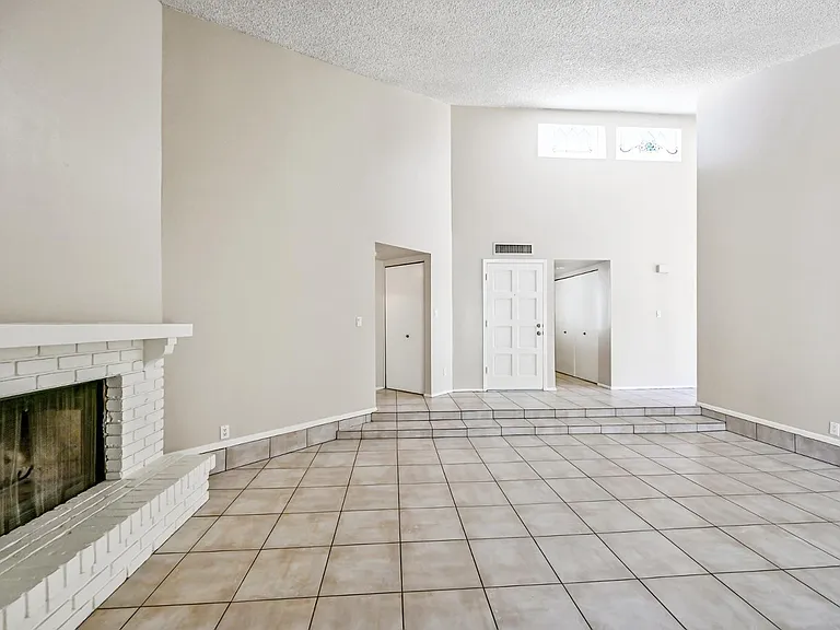 7725 E Rovey Ave — Photo 4