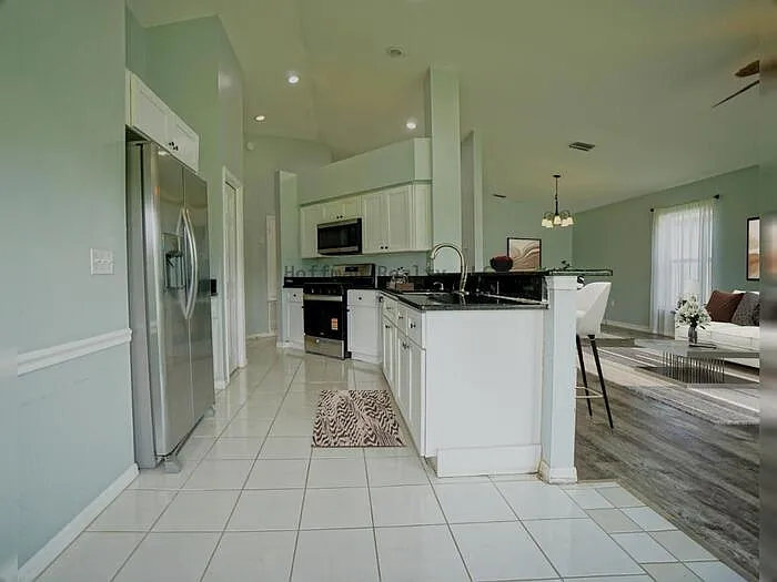 3 bed, 2.0 bath, 1496 sqft, $2,050 — Photo 3