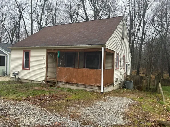 15 Beau Bay Blvd, Chippewa Lake, OH 44215