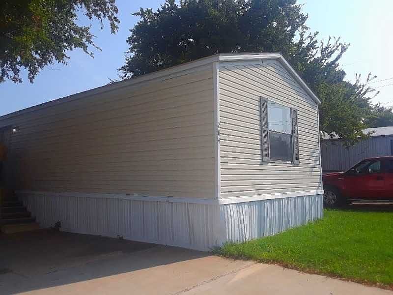 1st image of 204 Texoma Ct