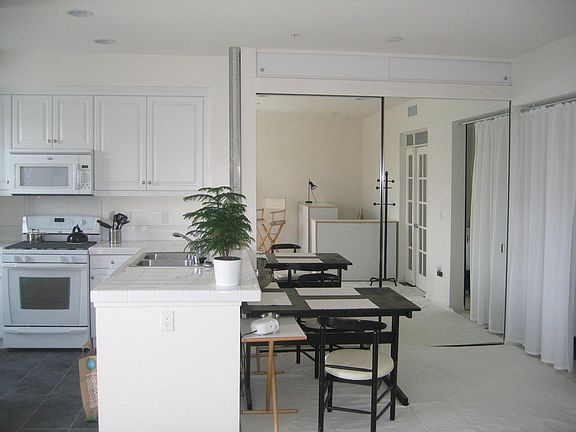 3rd image of 6020 Seabluff Dr Suite 1
