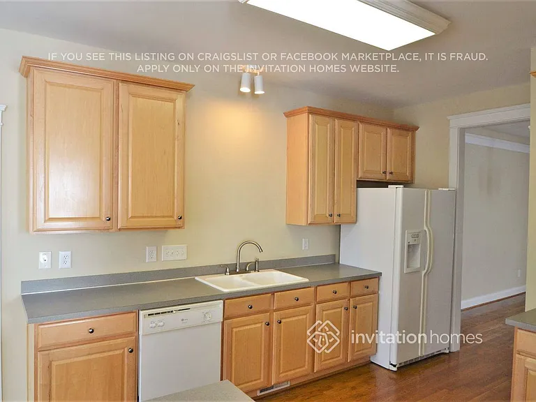 7706 Red Oaks Trl — Photo 4