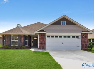 9105 Eagle Trace Dr SE, Owens Cross Roads, AL 35763