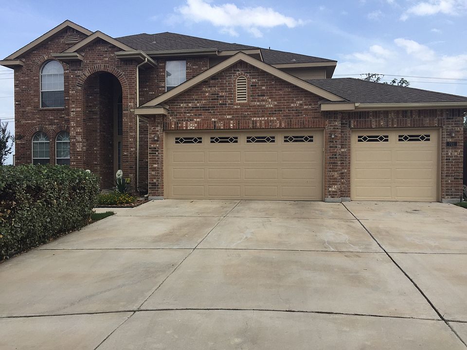 1st image of 701 Sarazen Ct