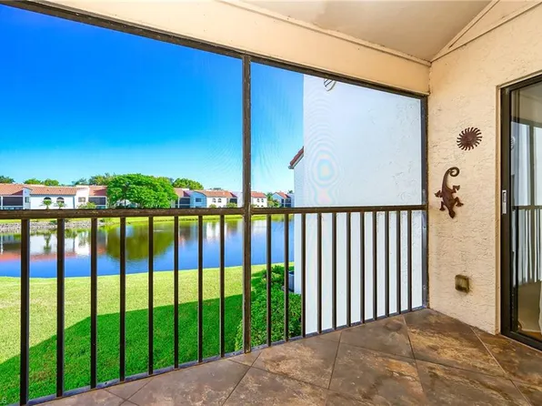 601 Beachwalk Cir #L-202, Naples, FL 34108