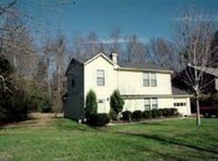 863 Hemingway Dr, Stone Mountain, GA 30088