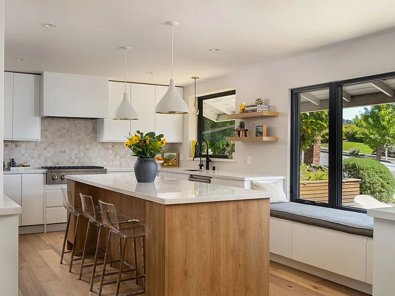 31 San Marino Dr — Photo 17