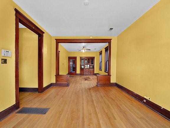 5th image of 2611 S Millard Ave