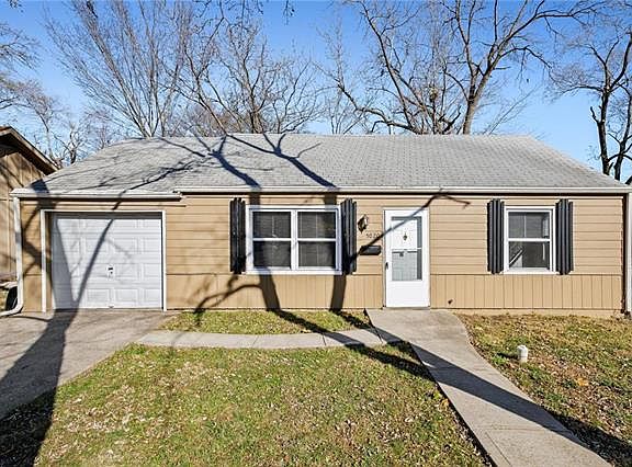 2nd image of 5020 Forest Ave