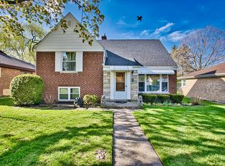 5239 Suffield Ct, Skokie, IL 60077