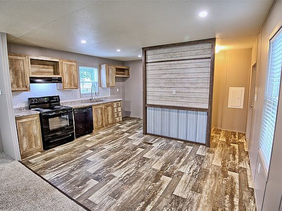 3rd image of 504 Fannin St