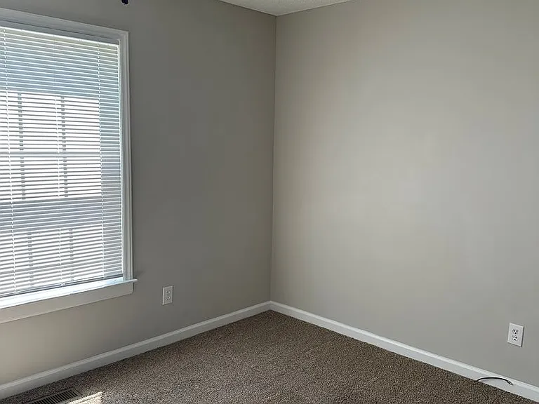 1504 Manora Ct — Photo 5