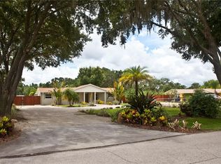 5812 Lakeside Dr, Lutz, FL 33558