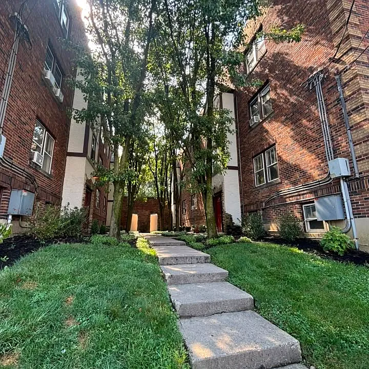 5132 Montgomery Rd
