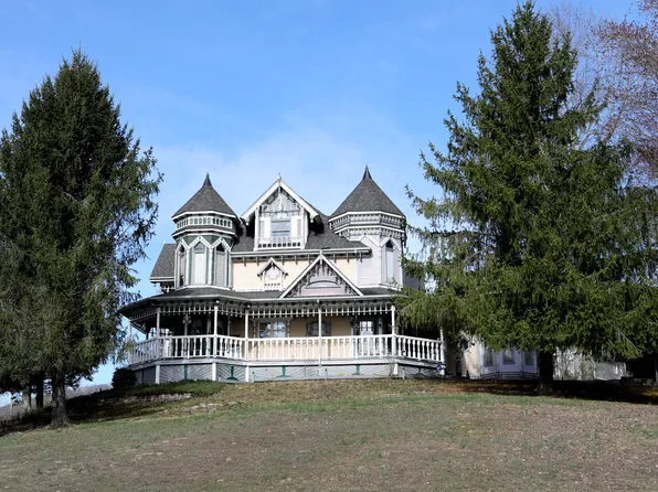 271 Cecil D Quillen Dr, Duffield, VA 24244