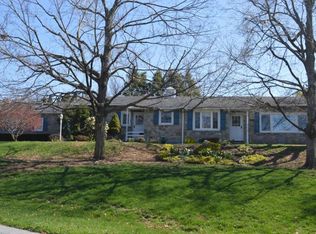 421 Orchard Ln, Manheim, PA 17545