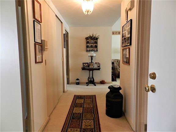 2nd image of 622D Park Ln