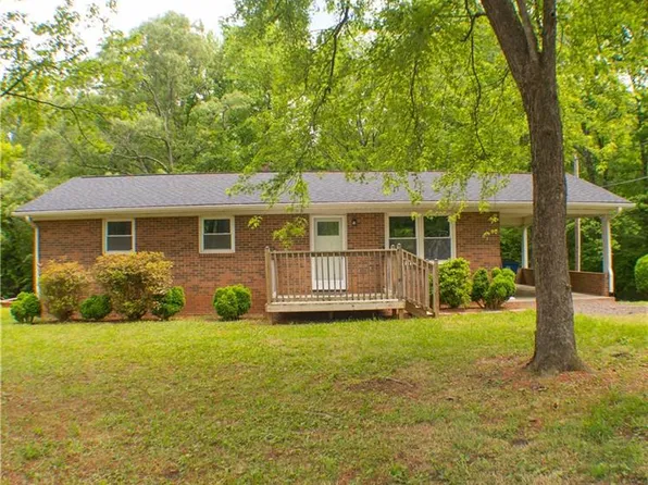 265 Reginald Rd, Mayodan, NC 27027