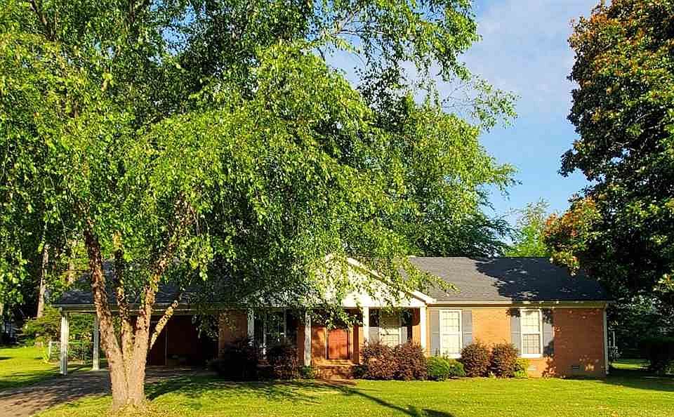 1st image of 762 Hart Dr