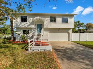 620 64th Street Ct E, Palmetto, FL 34221