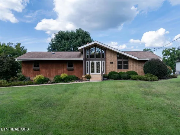 4445 Scenic Dr, Lenoir City, TN 37772
