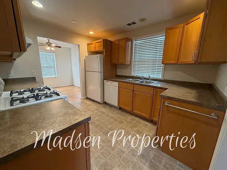 1618 Sunset Ave — Photo 5