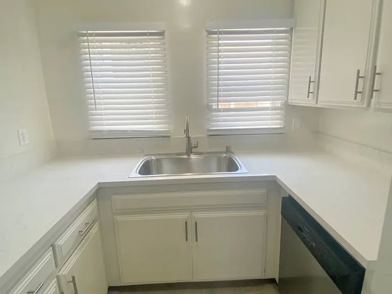 1401 Havenhurst Dr — Photo 17