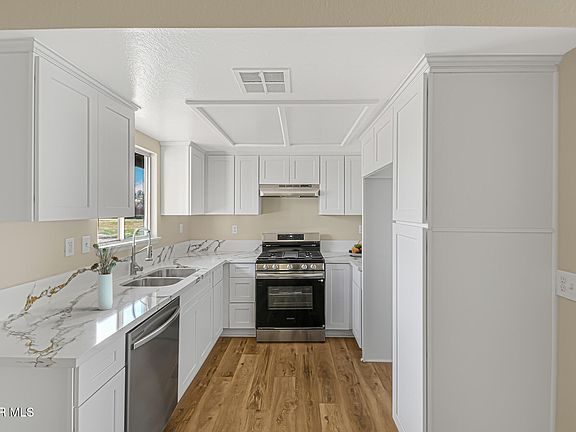 5th image of 40226 177th St E