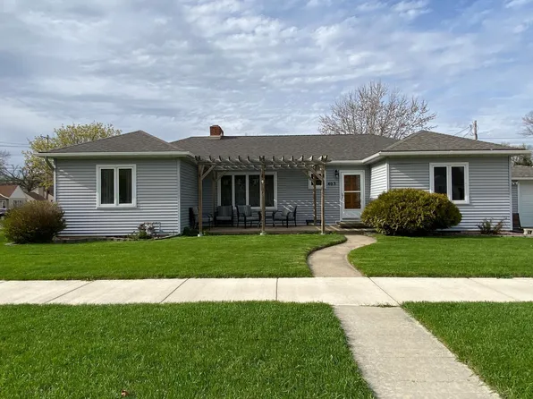 403 Giles Pl, Albert Lea, MN 56007