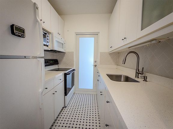 3rd image of 2430 NE 135th Street #302