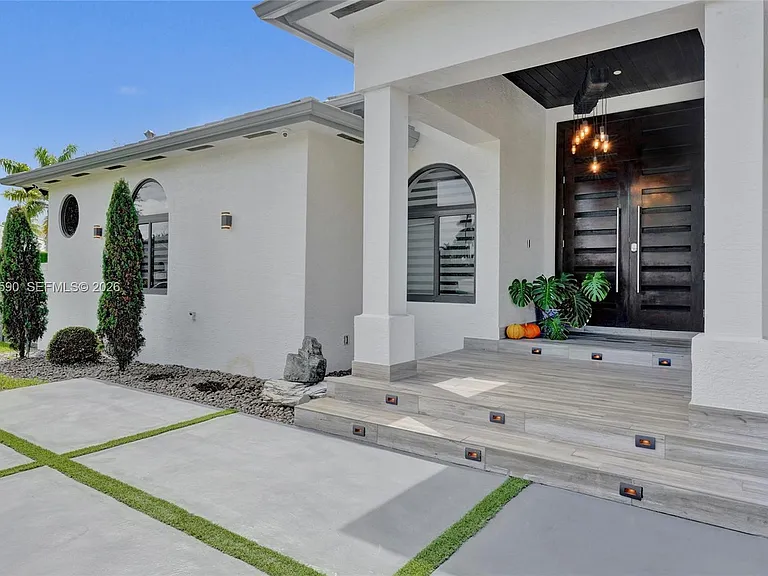 2600 SW 128th Ct — Photo 3