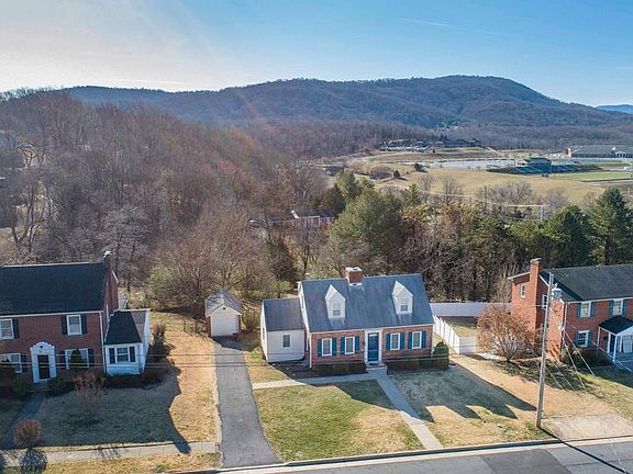 4th image of 600 River Dr