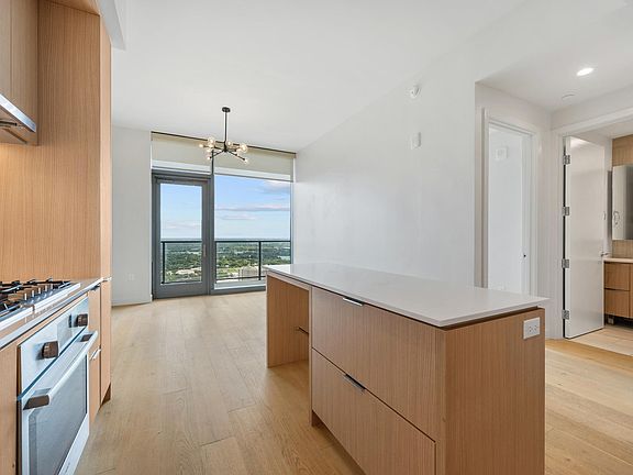4th image of 44 East Ave #3305