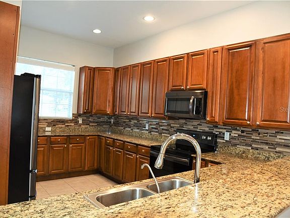 5th image of 404 N Hesperides St