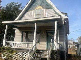 302 E Madison St, Mackinaw, IL