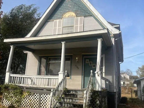 302 E Madison St, Mackinaw, IL 61755