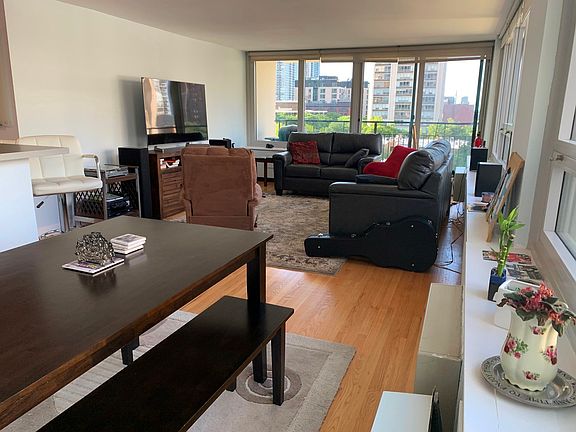 2nd image of 88 W Schiller St APT 601
