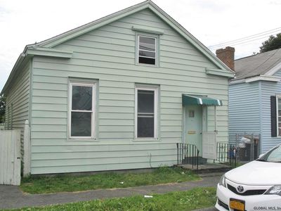 42 113th St, Troy, NY, 12182