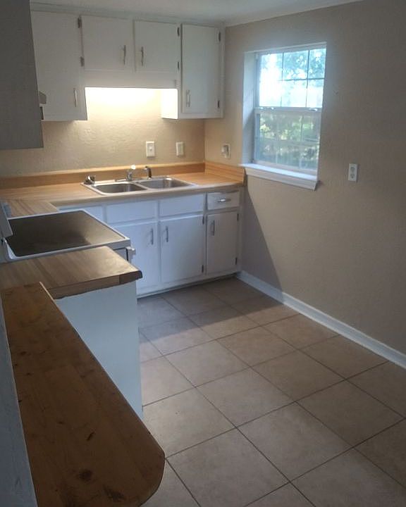 1st image of 671 Sloan Cir