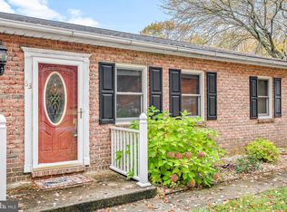 63 Longview Dr, Mechanicsburg, PA