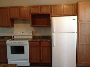 321 13th St SW APT 7, Watertown, SD 57201