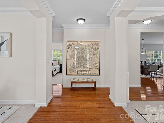 3rd image of 7832 Horseshoe Creek Dr