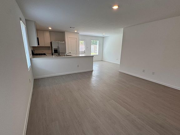 2nd image of 31529 Pianella Ln