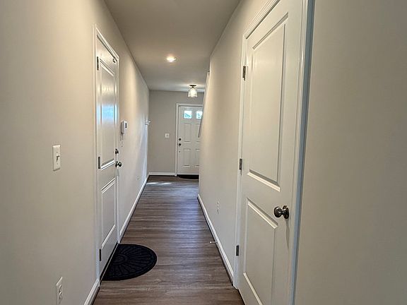 3rd image of 369 Willowshire Ct